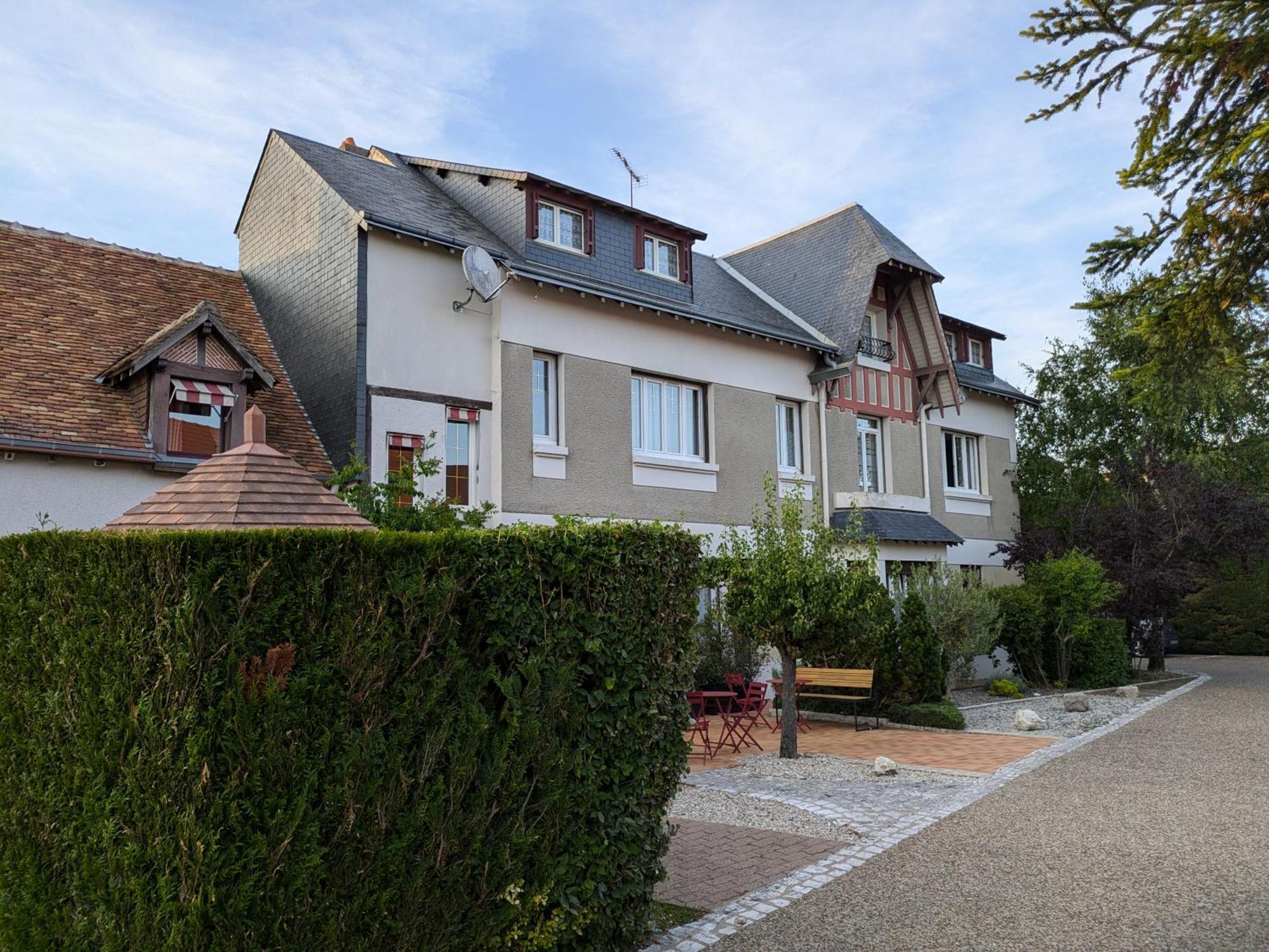 Hotel Le Saint Florent Mont-près-Chambord Buitenkant foto